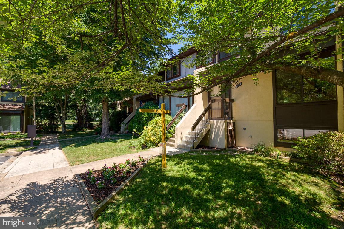 2104 Cartwright Place Reston, VA 20191 - Photo 2 of 30 Wonderful curb appeal