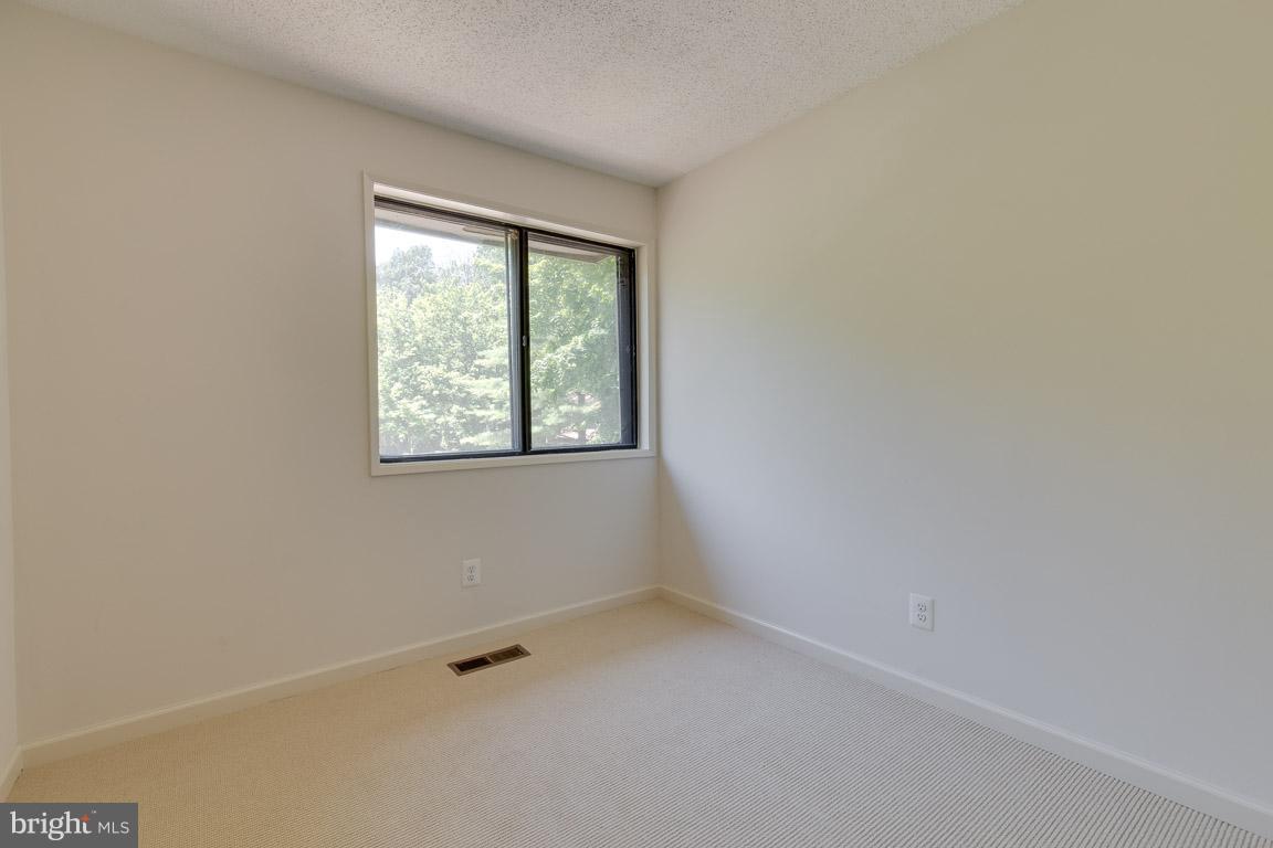 2104 Cartwright Place Reston, VA 20191 - Photo 27 of 30 Bedroom 3