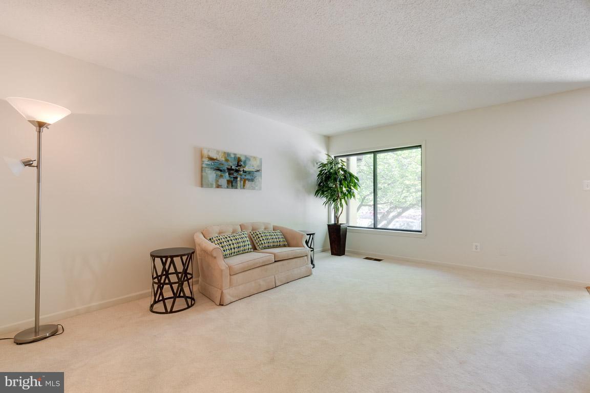 2104 Cartwright Place Reston, VA 20191 - Photo 4 of 30 Lots of natural light