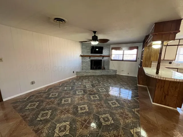 $254,400 | 310 Ave C Southeast, Childress, TX 79201