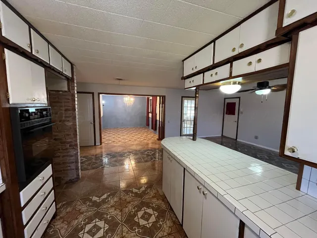 $254,400 | 310 Ave C Southeast, Childress, TX 79201