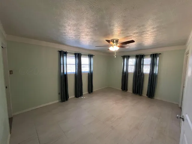 $254,400 | 310 Ave C Southeast, Childress, TX 79201