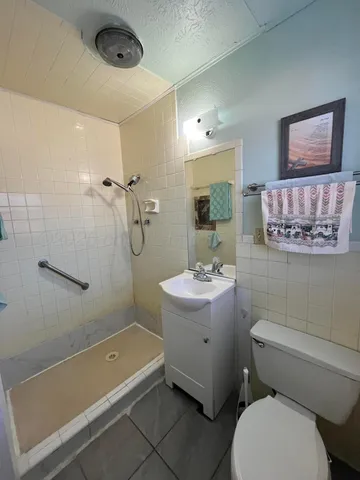 $254,400 | 310 Ave C Southeast, Childress, TX 79201