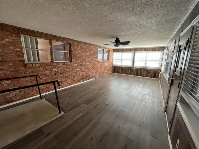 $254,400 | 310 Ave C Southeast, Childress, TX 79201