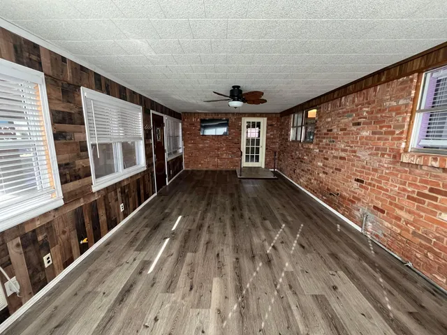 $254,400 | 310 Ave C Southeast, Childress, TX 79201