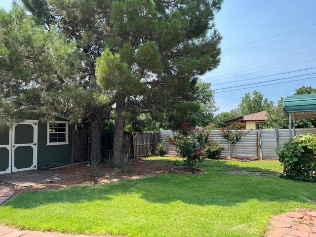 $254,400 | 310 Ave C Southeast, Childress, TX 79201