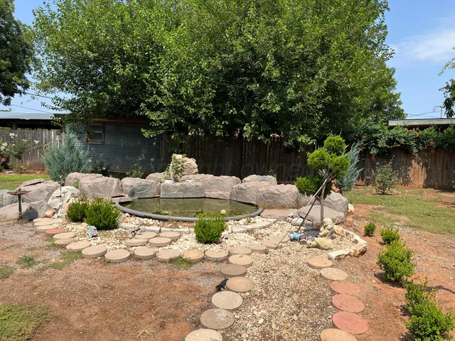 $254,400 | 310 Ave C Southeast, Childress, TX 79201