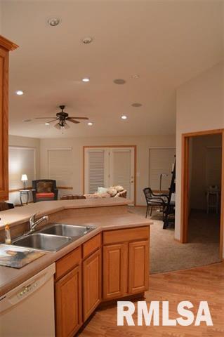 1102 Hawthorn Ridge Macomb, IL 61455 - Photo 10 of 20 Gallery Image 10