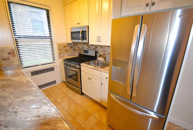 $330,000 | 210 Martine Avenue, Unit 1H, White Plains, NY 10601