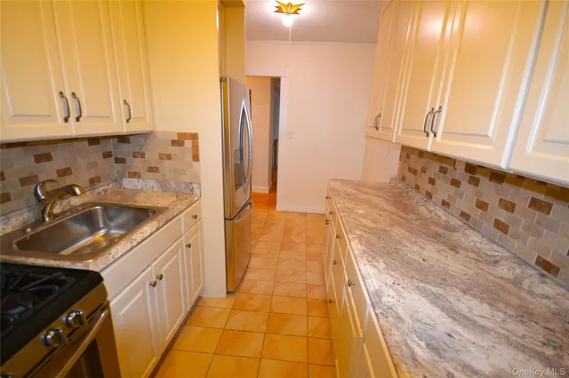 $330,000 | 210 Martine Avenue, Unit 1H, White Plains, NY 10601