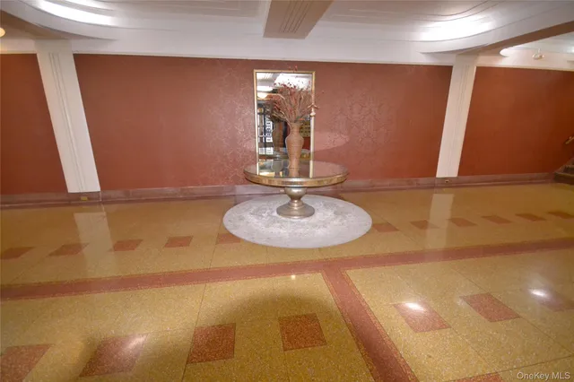 $330,000 | 210 Martine Avenue, Unit 1H, White Plains, NY 10601