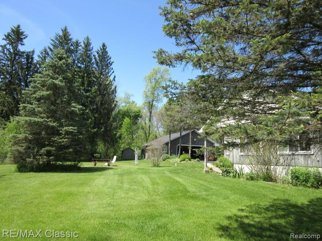 1212 Rose Center Road Fenton, MI 48430 - Photo 6 of 24