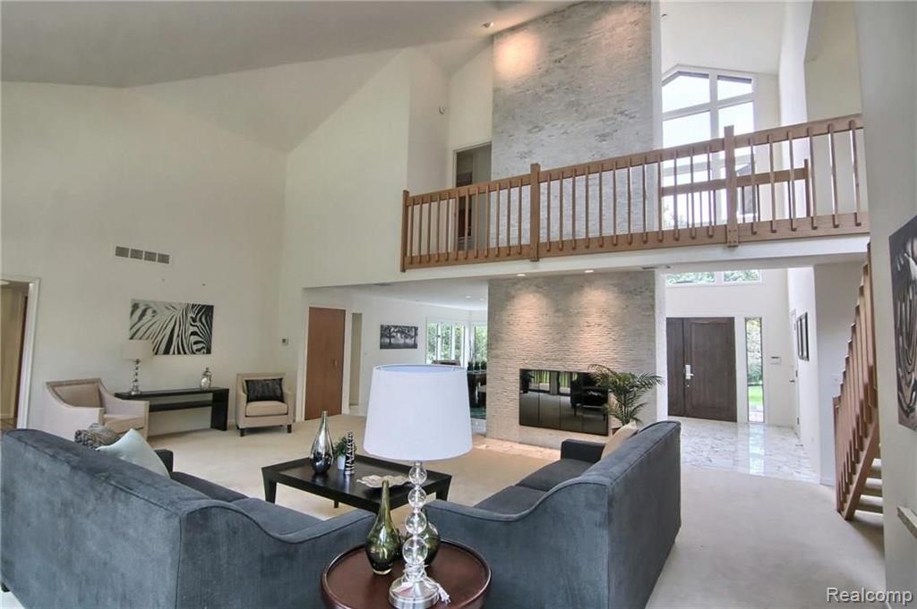 145 Canterbury Road Bloomfield Hills, MI 48304 - Photo 3 of 35