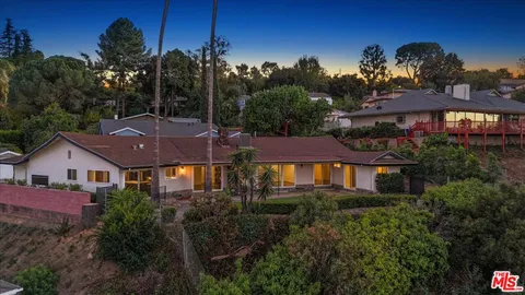 $2,049,500 | 15451 Longbow Drive, Sherman Oaks, CA 91403