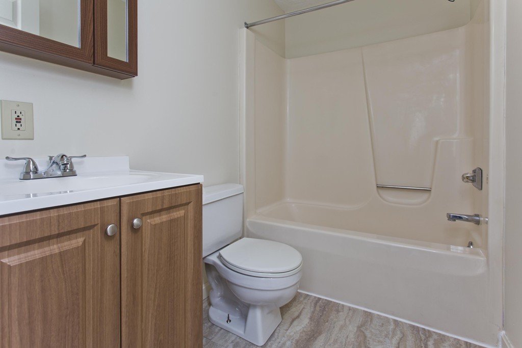 136 Lockhouse Road Westfield, MA 01085 - Photo 16 of 23 Gallery Image 16