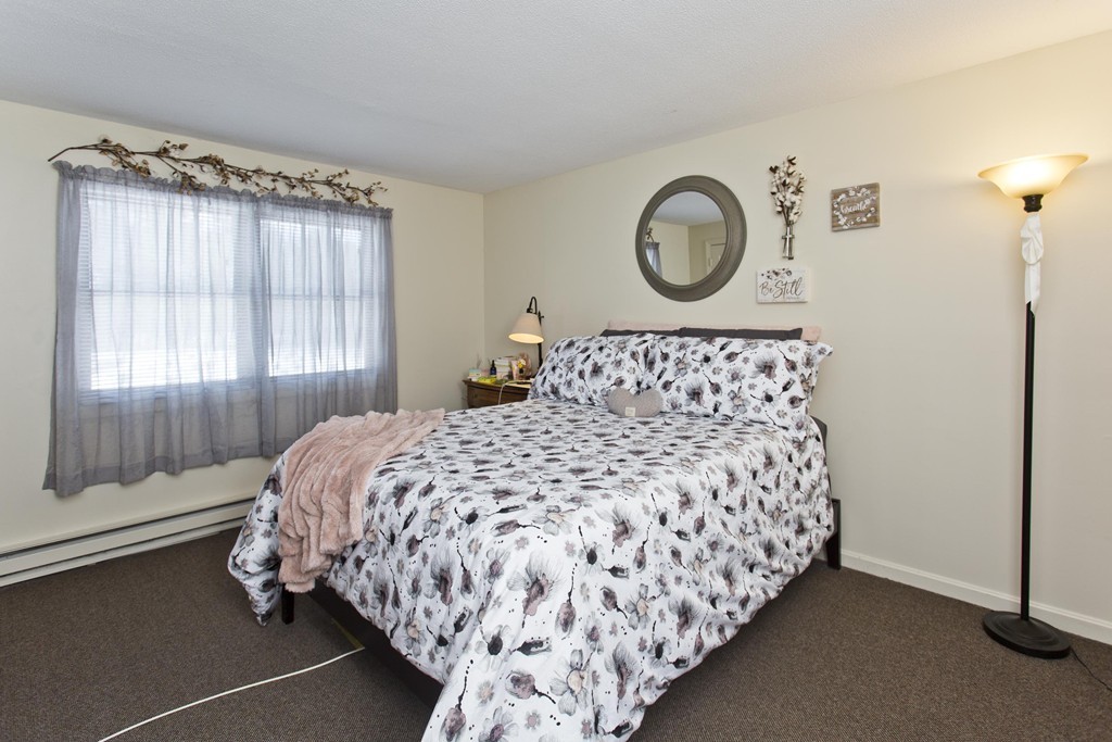 136 Lockhouse Road Westfield, MA 01085 - Photo 8 of 23 Gallery Image 8