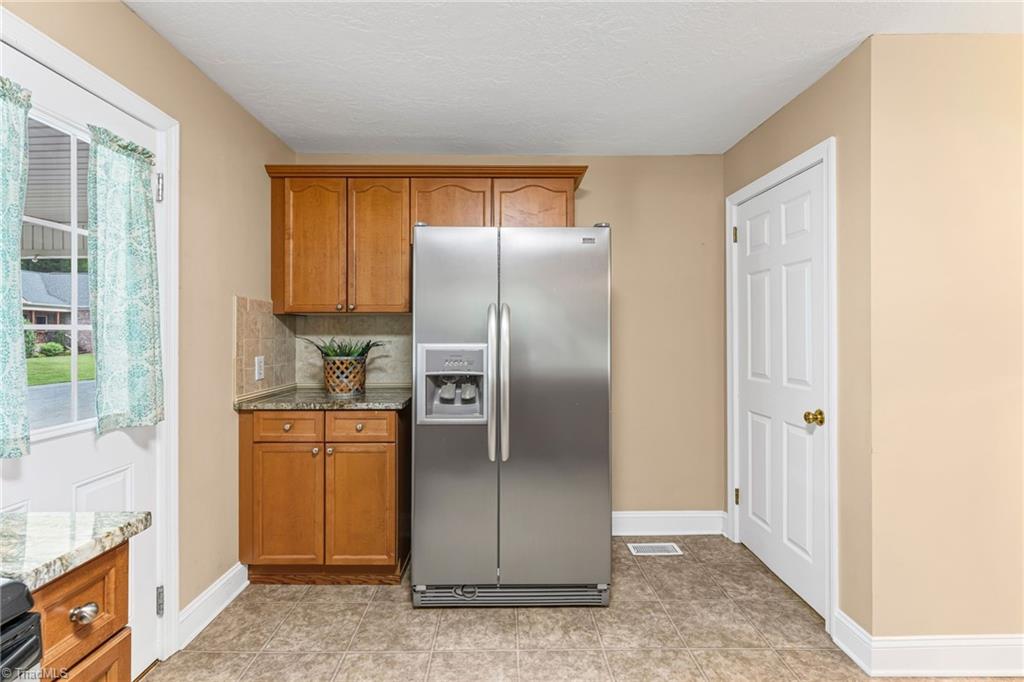 301 Milling Road Mocksville, NC 27028 - Photo 4 of 40