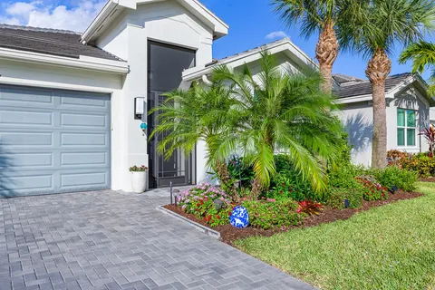 $499,999 | 11397 Southwest Carlisle Crossing Avenue, Port St. Lucie, FL 34987