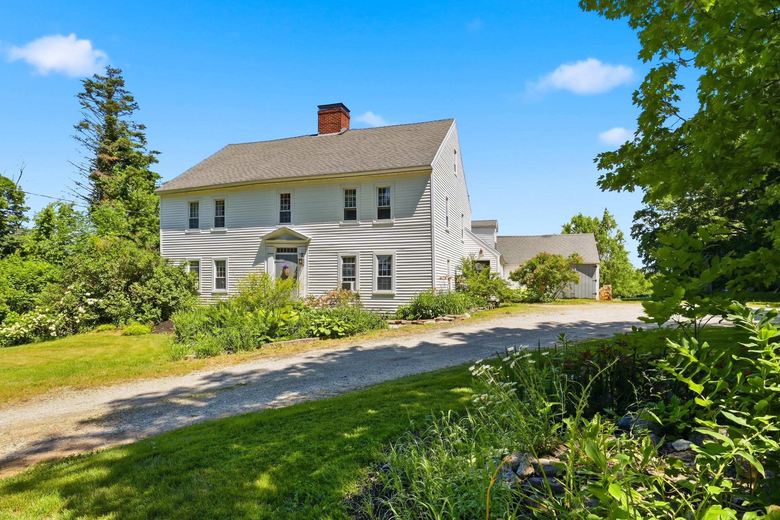 235 Middle Road Deerfield, NH 03037 - Photo 4 of 60