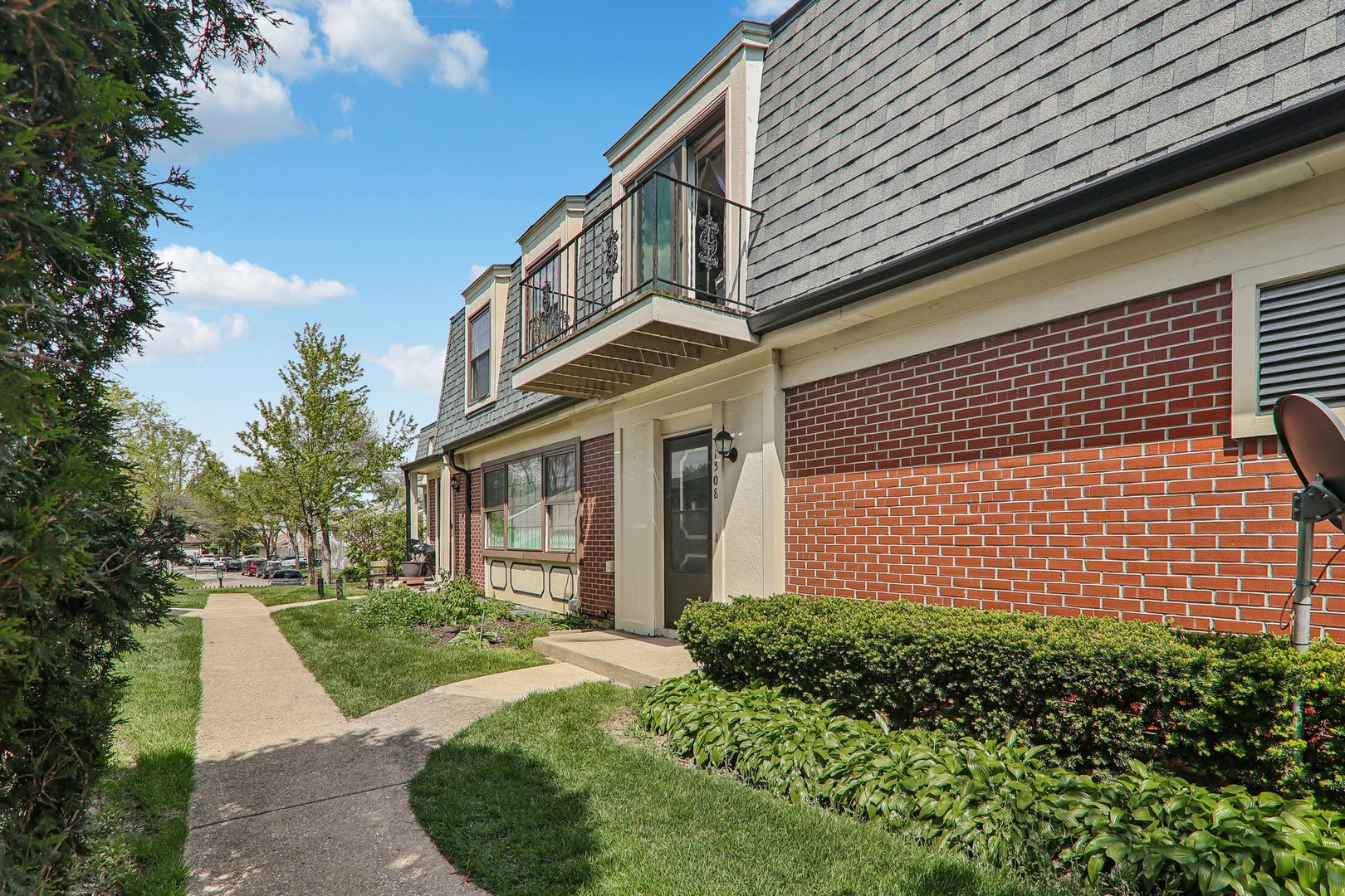 1308 Inverrary Lane, Unit 16D Palatine, IL 60074 - Photo 2 of 23