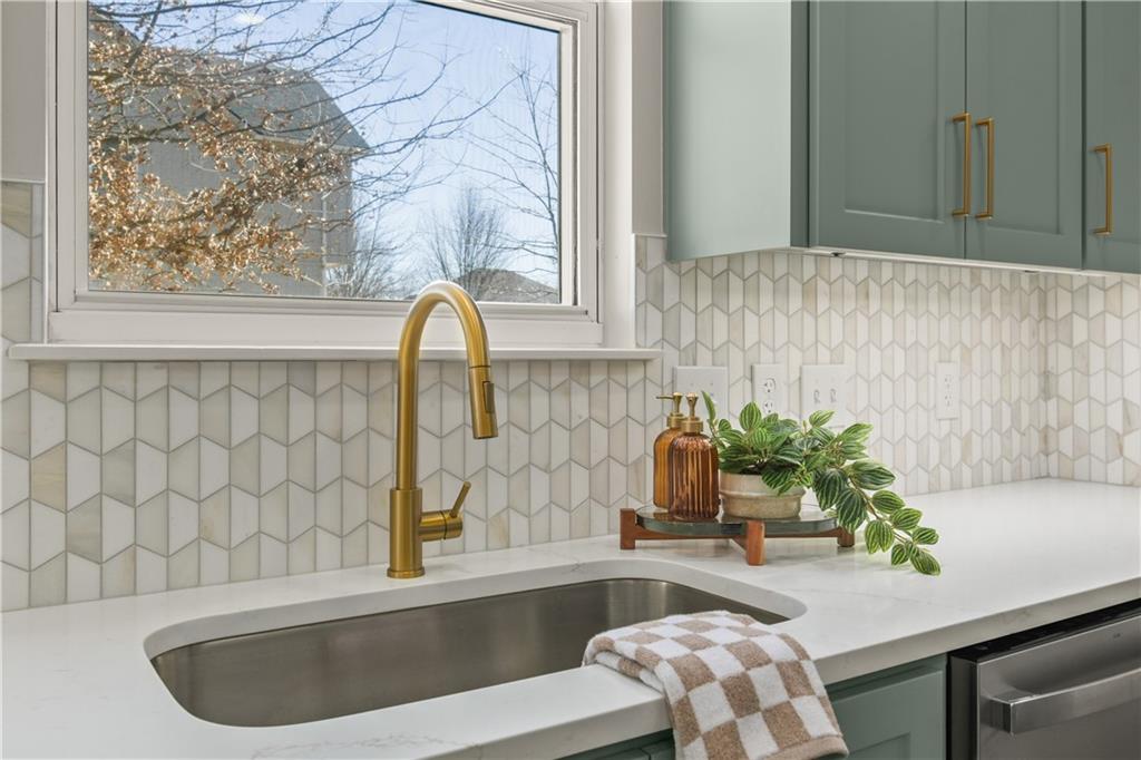 707 Tall Chief Street Buckner, MO 64016 - Photo 15 of 35