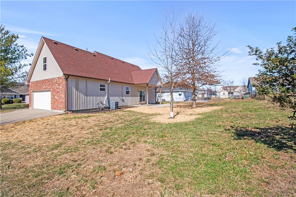 707 Tall Chief Street Buckner, MO 64016 - Photo 29 of 35