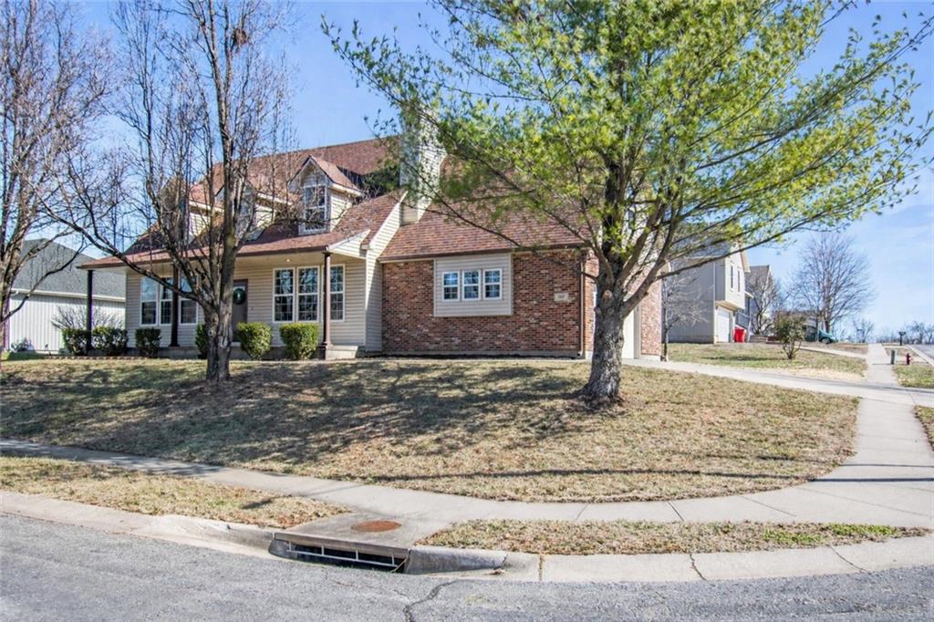 707 Tall Chief Street Buckner, MO 64016 - Photo 3 of 35