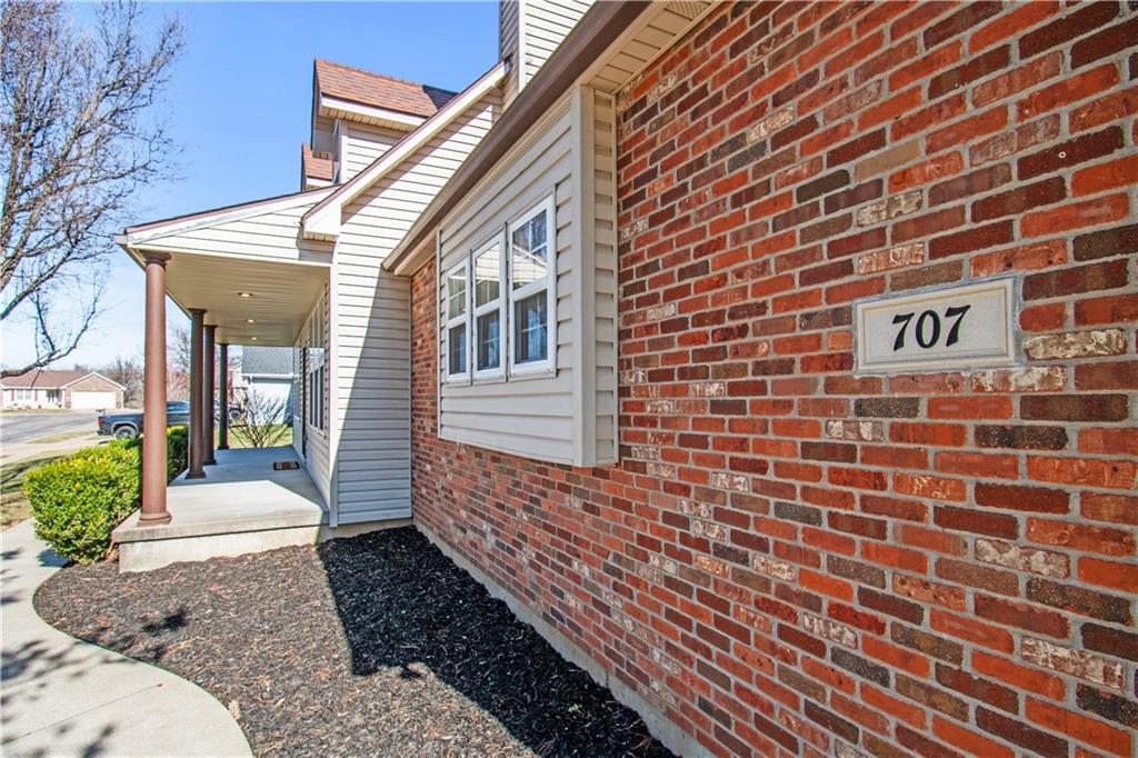 707 Tall Chief Street Buckner, MO 64016 - Photo 5 of 35