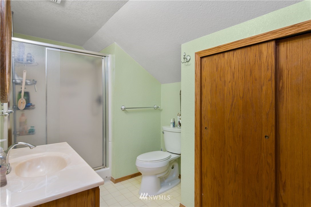7208 Riverside Drive East Sumner, WA 98390 - Photo 13 of 35