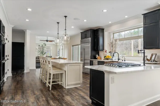 $746,500 | 6 Brookhaven Court, Wilton, NY 12866