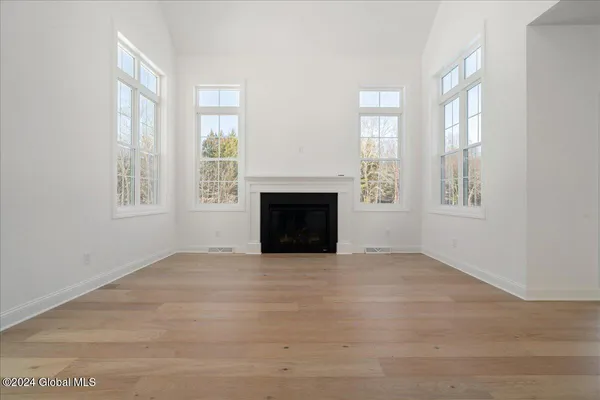 $771,500 | 6 Brookhaven Court, Wilton, NY 12866