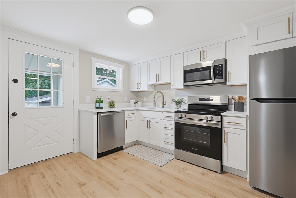 4 Ryan Street Randolph, MA 02368 - Photo 10 of 32