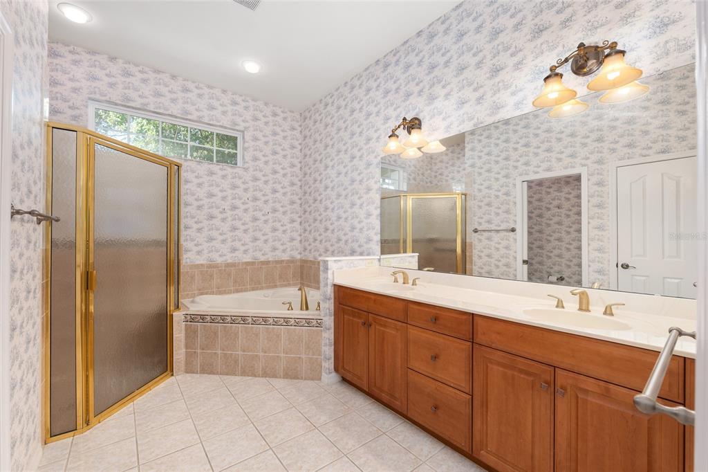 8476 Southwest 10th Road Gainesville, FL 32607 - Photo 16 of 33 Gallery Image 16