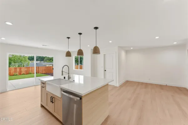 $1,199,000 | 2343 Calle Alucema, Thousand Oaks, CA 91360