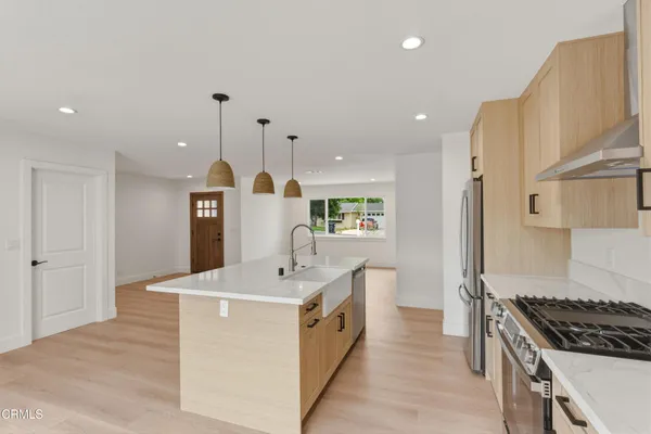 $1,199,000 | 2343 Calle Alucema, Thousand Oaks, CA 91360