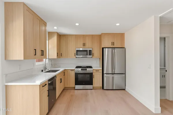 $1,199,000 | 2343 Calle Alucema, Thousand Oaks, CA 91360