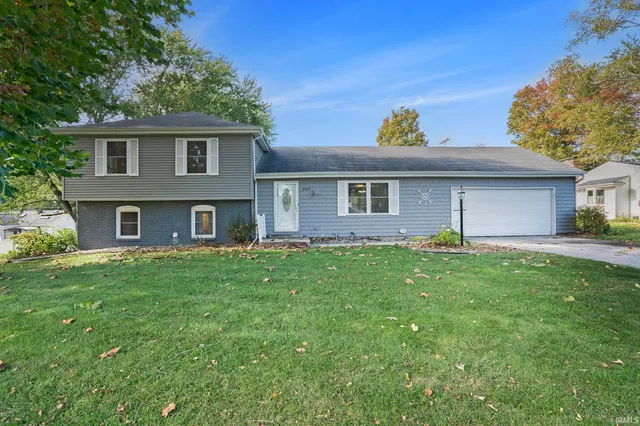 $330,000 | 1707 East Lake Drive West, Elkhart, IN 46514
