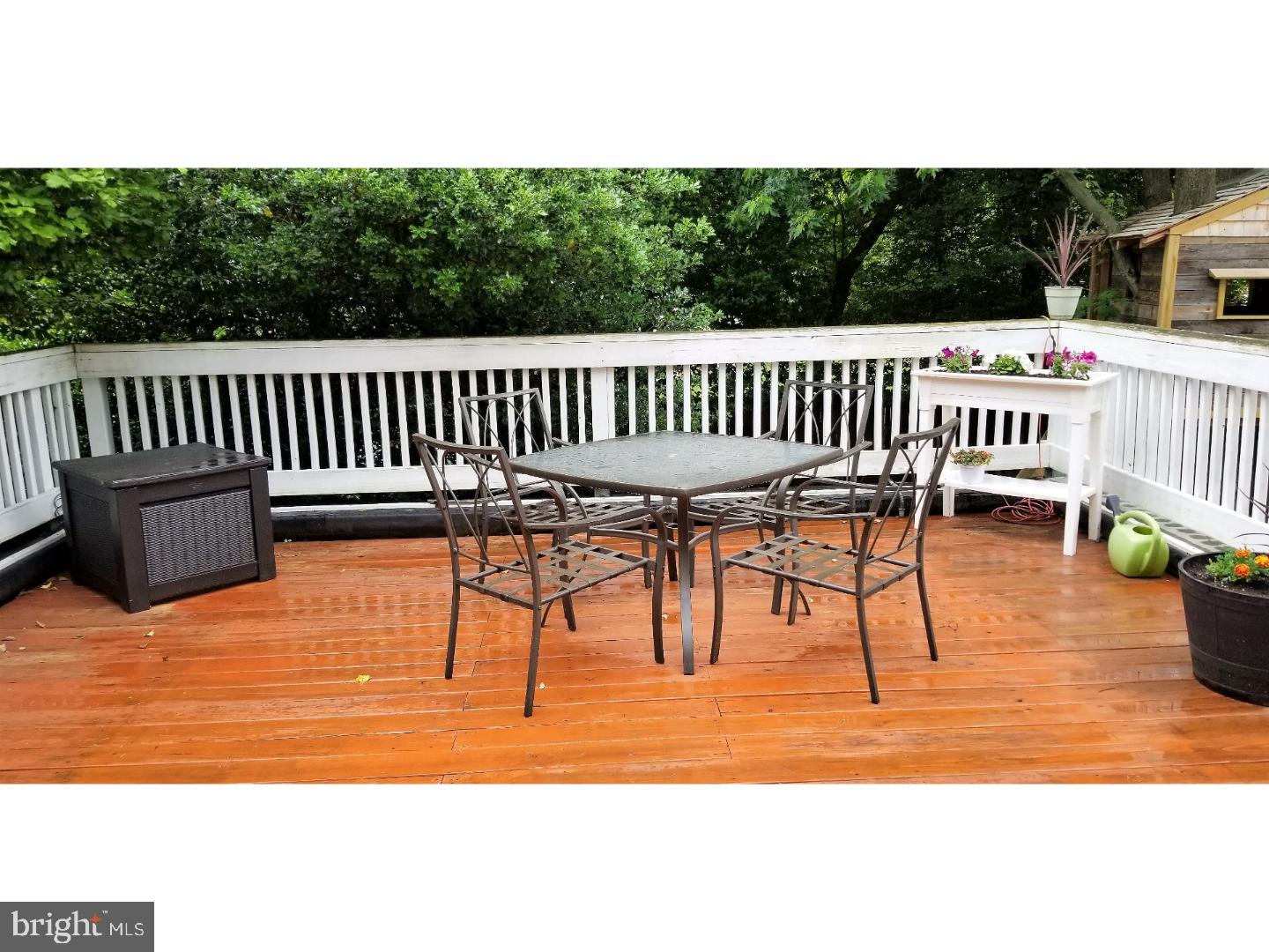 7319 Oak Lane Road Cheltenham, PA 19027 - Photo 22 of 25 Deck