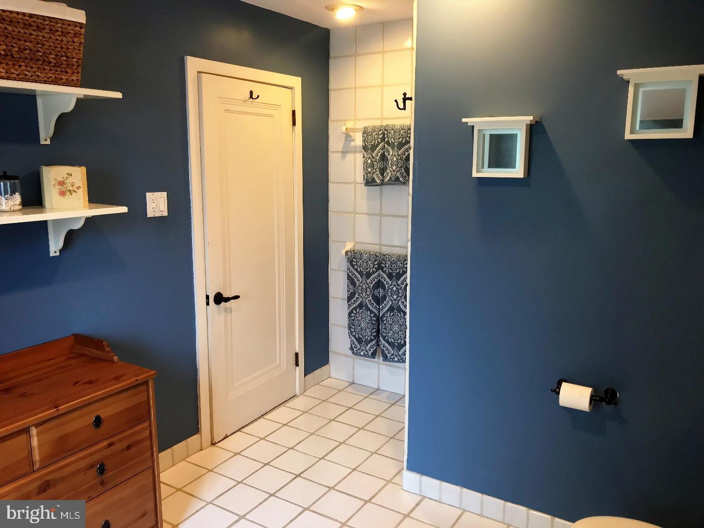 7319 Oak Lane Road Cheltenham, PA 19027 - Photo 23 of 25 Bathroom