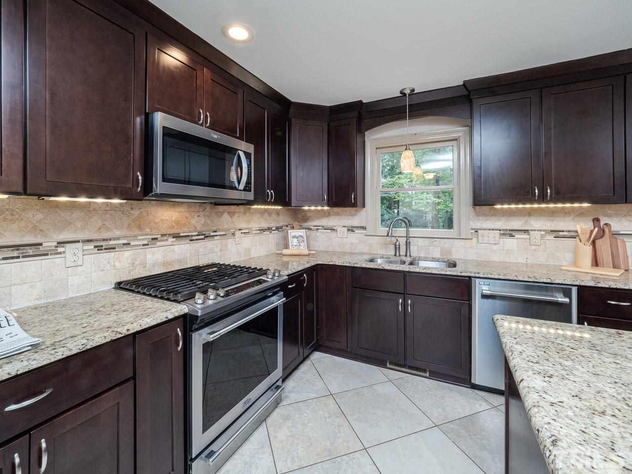 3409 Paddock Circle Raleigh, NC 27613 - Photo 5 of 30