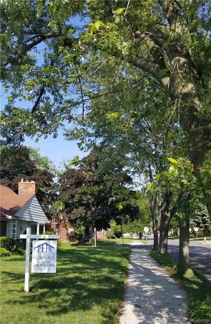 8081 Rolyat Street Detroit, MI 48234 - Photo 4 of 32 20180608_170854.jpg