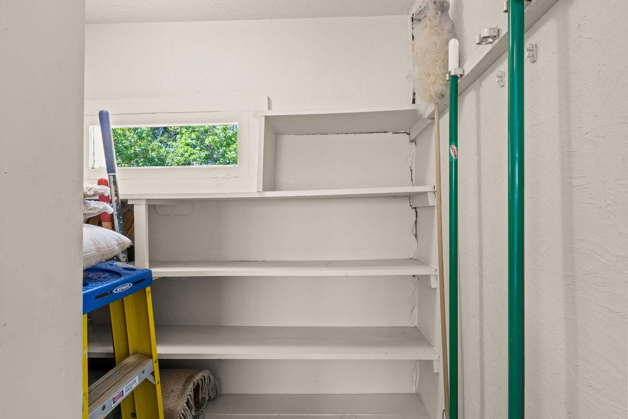 413 North 1st Avenue Hailey, ID 83333 - Photo 17 of 44 Pantry area off kitchen