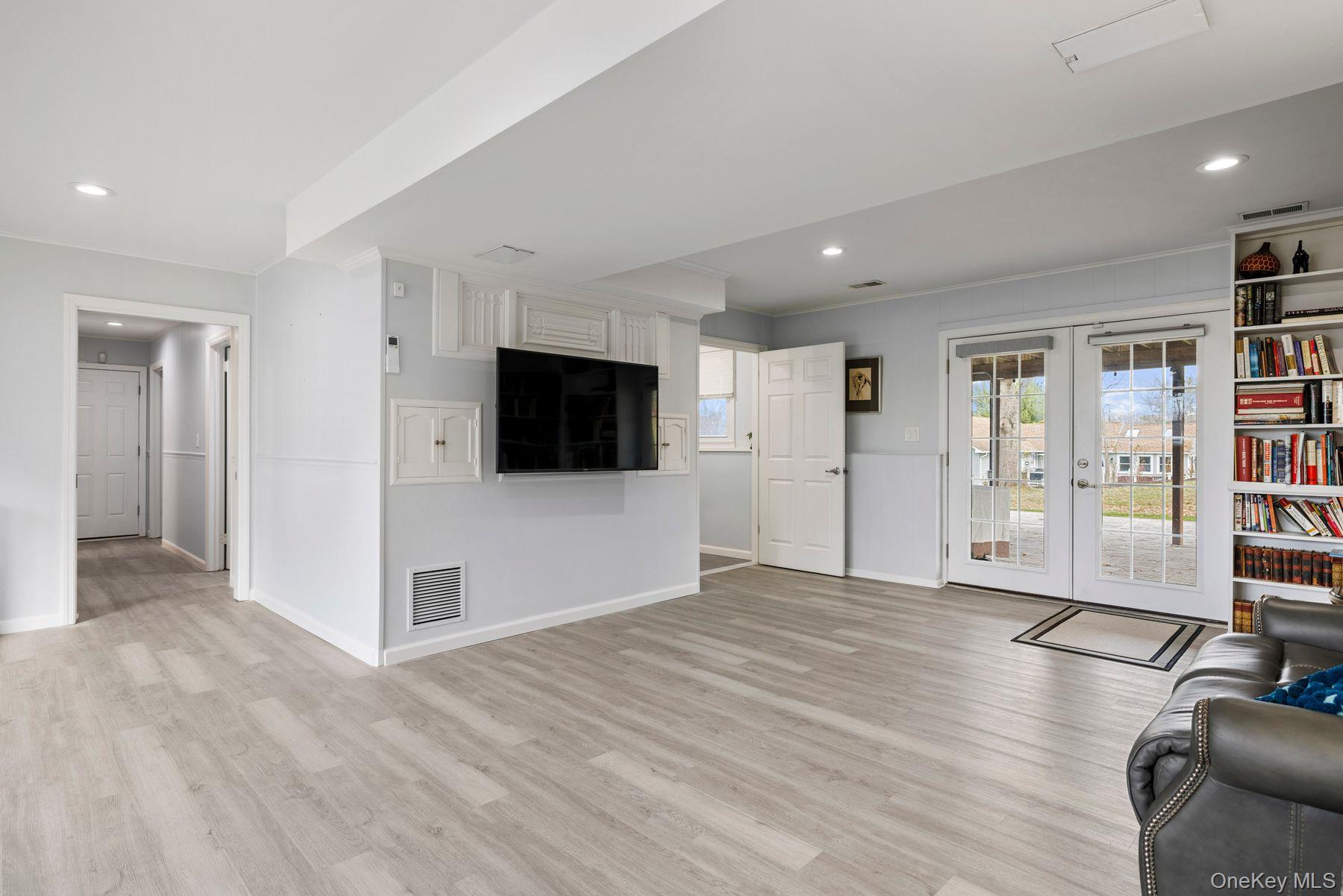 651 Andover Road Valley Cottage, NY 10989 - Photo 4 of 47