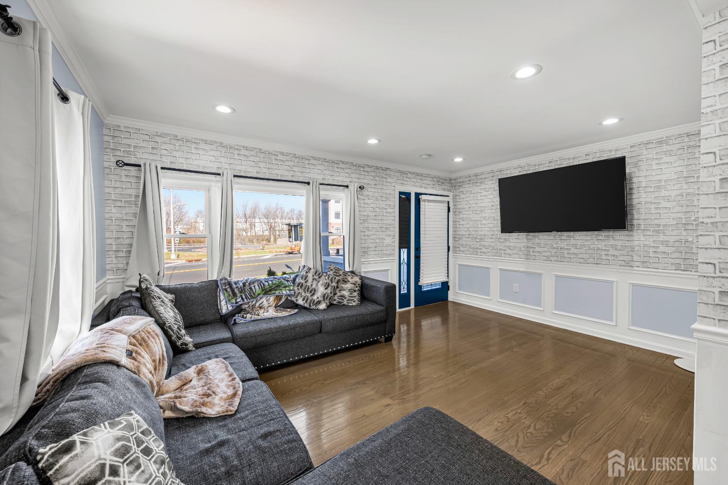 490 Florida Grove Road Perth Amboy, NJ 08861 - Photo 4 of 50