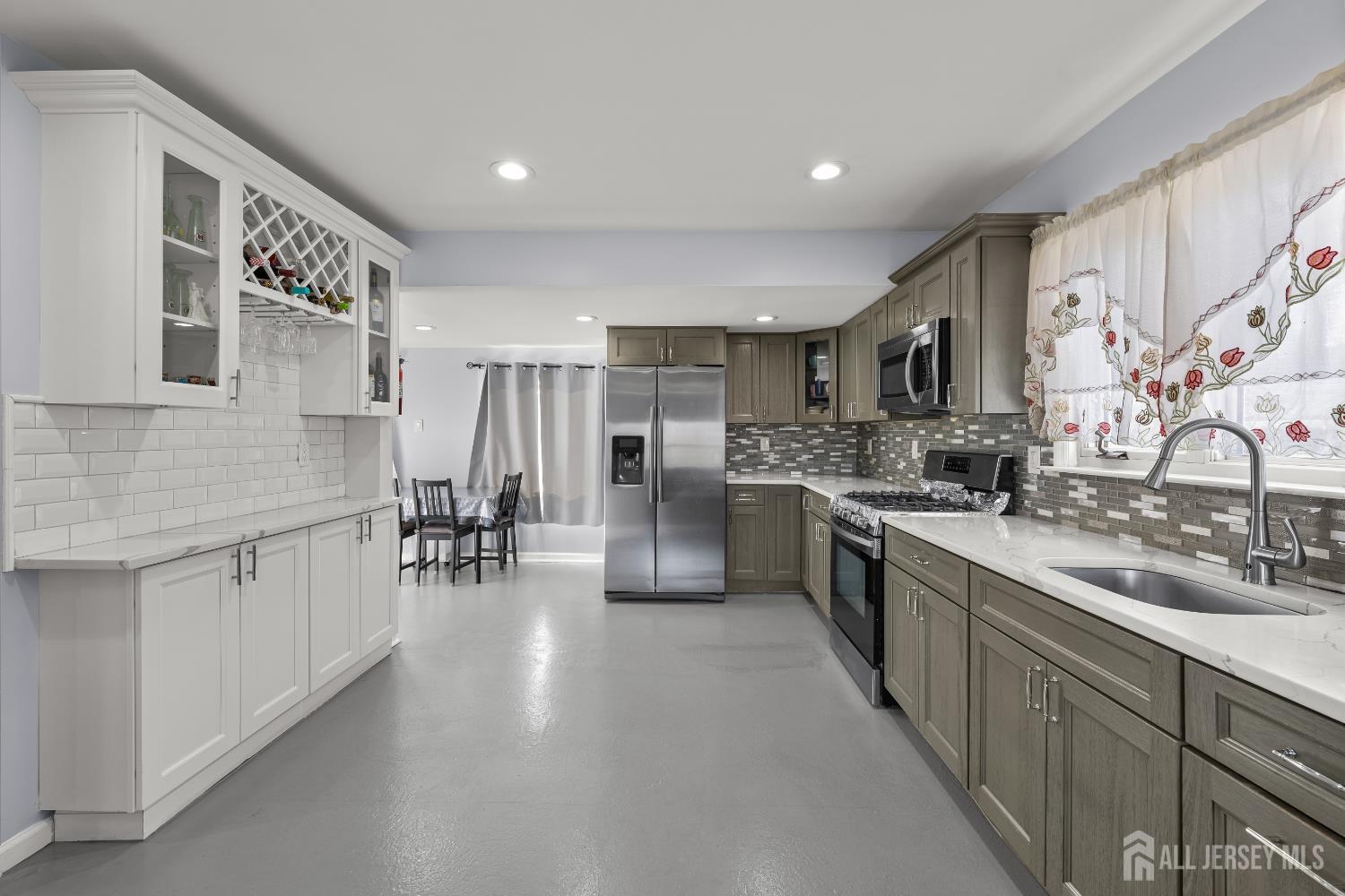 490 Florida Grove Road Perth Amboy, NJ 08861 - Photo 5 of 50