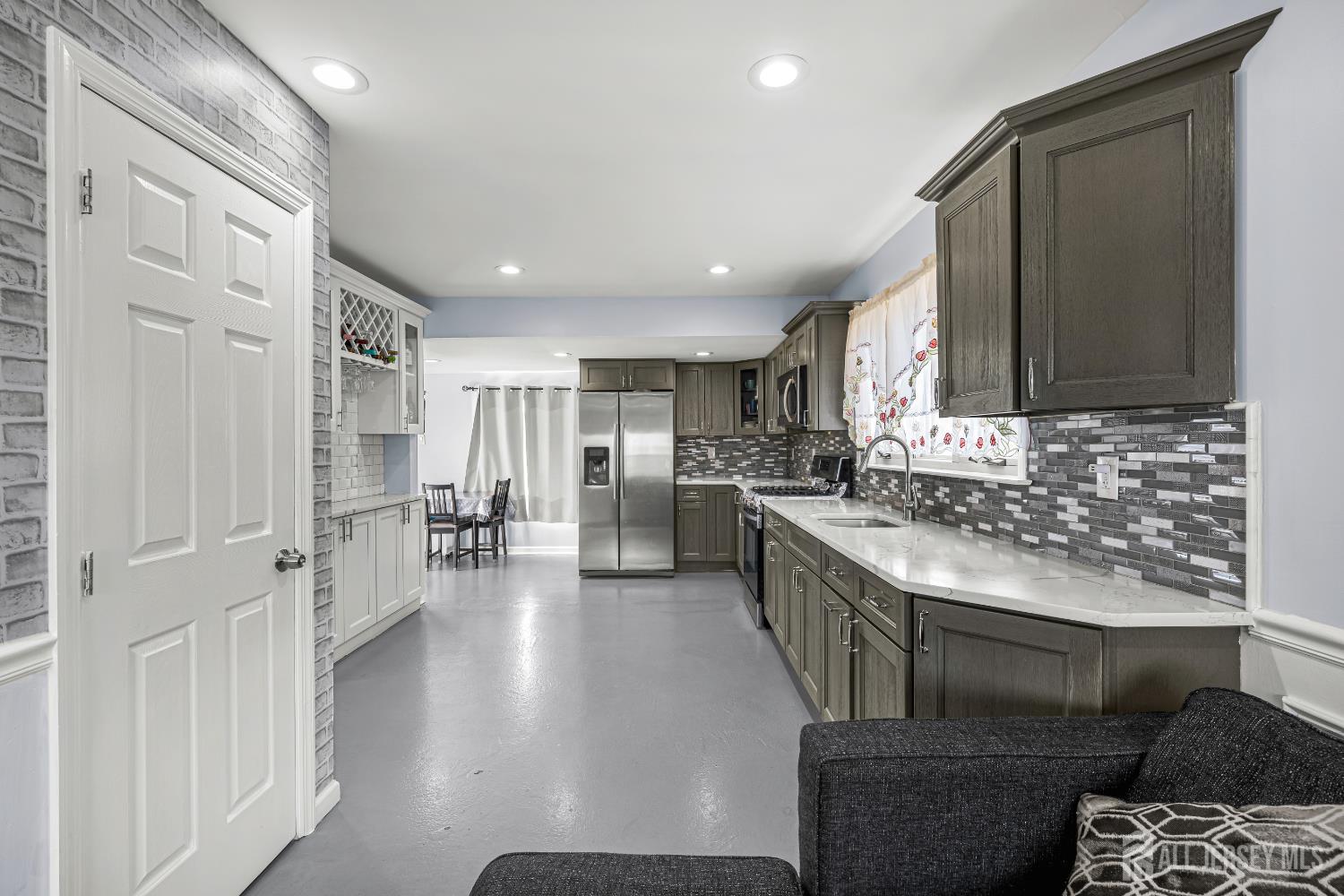 490 Florida Grove Road Perth Amboy, NJ 08861 - Photo 6 of 50