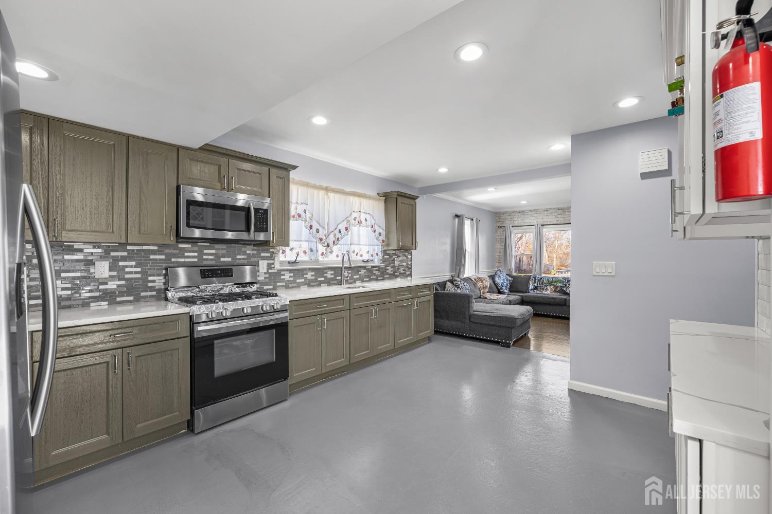 490 Florida Grove Road Perth Amboy, NJ 08861 - Photo 9 of 50