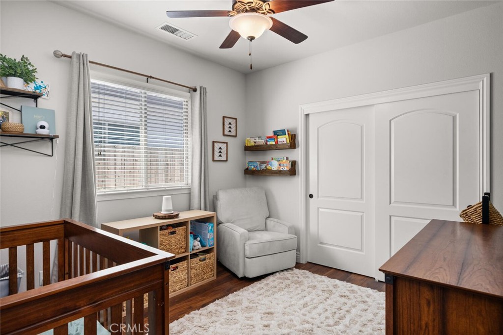 2816 Levi Lane Chico, CA 95973 - Photo 20 of 35 a living room with furniture and a window