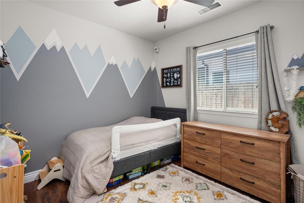 2816 Levi Lane Chico, CA 95973 - Photo 23 of 35 a room with a bed and a window