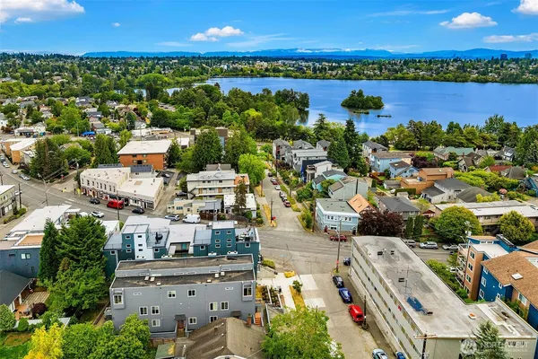 $525,000 | 756 North 72nd Street, Unit 201, Seattle, WA 98103